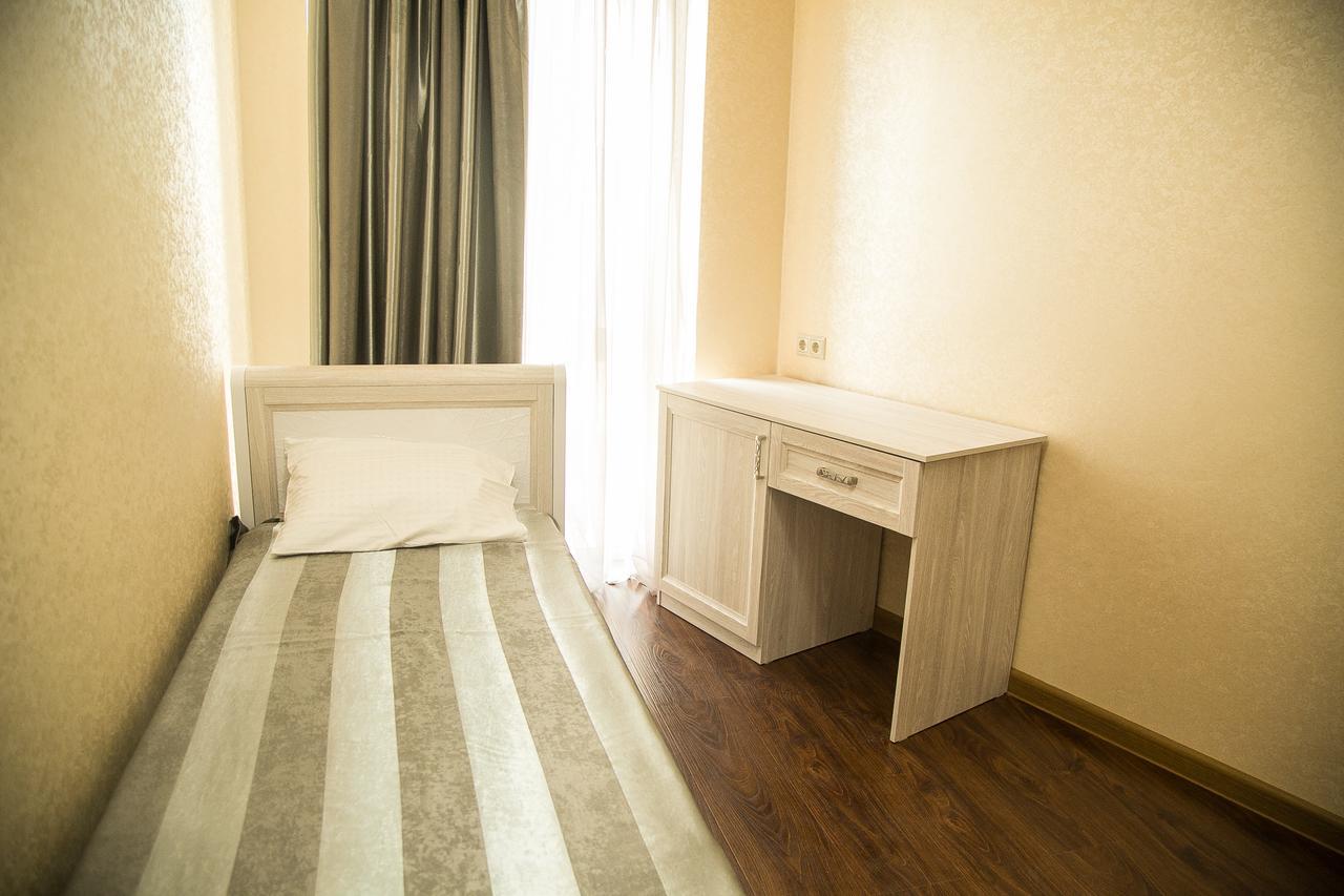 Gega Hotel Gagra Extérieur photo